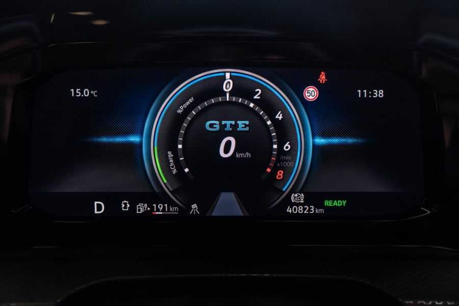 Volkswagen Golf 1.4 eHybrid GTE | Pano | IQ Light | Dodehoek