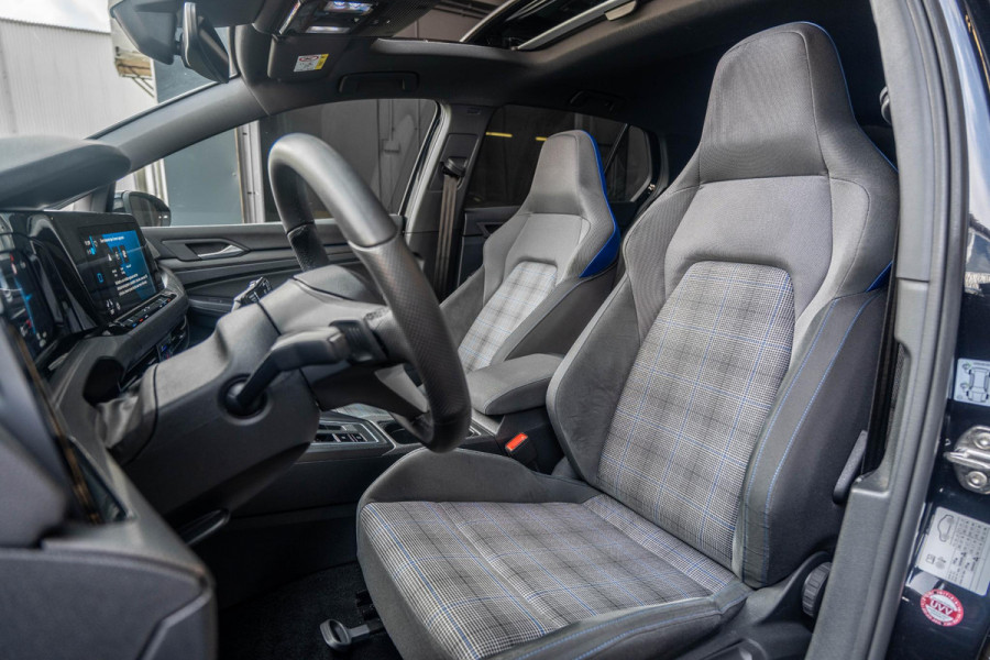 Volkswagen Golf 1.4 eHybrid GTE | Pano | IQ Light | Dodehoek