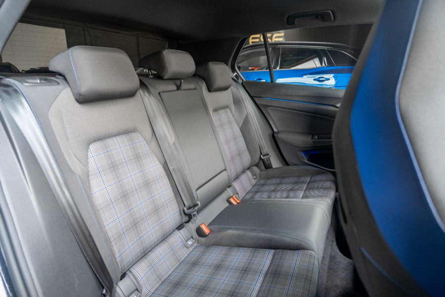 Volkswagen Golf 1.4 eHybrid GTE | Pano | IQ Light | Dodehoek