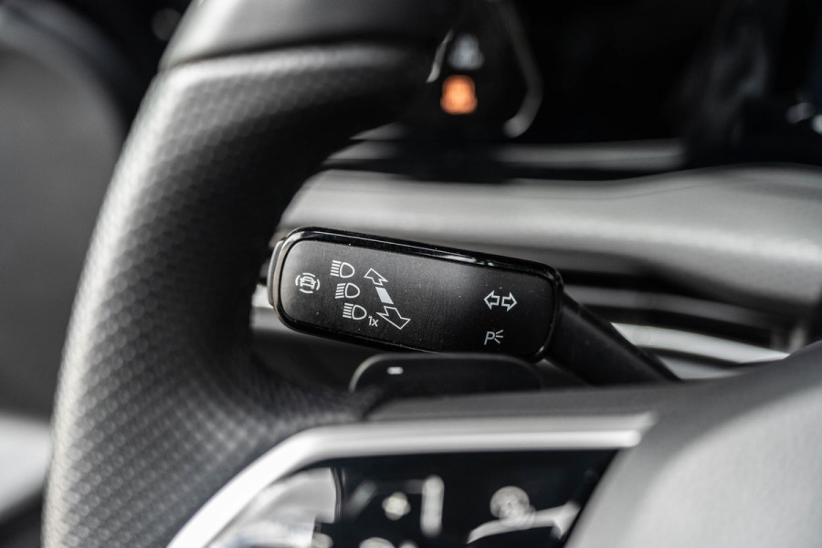 Volkswagen Golf 1.4 eHybrid GTE | Pano | IQ Light | Dodehoek