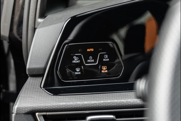 Volkswagen Golf 1.4 eHybrid GTE | Pano | IQ Light | Dodehoek