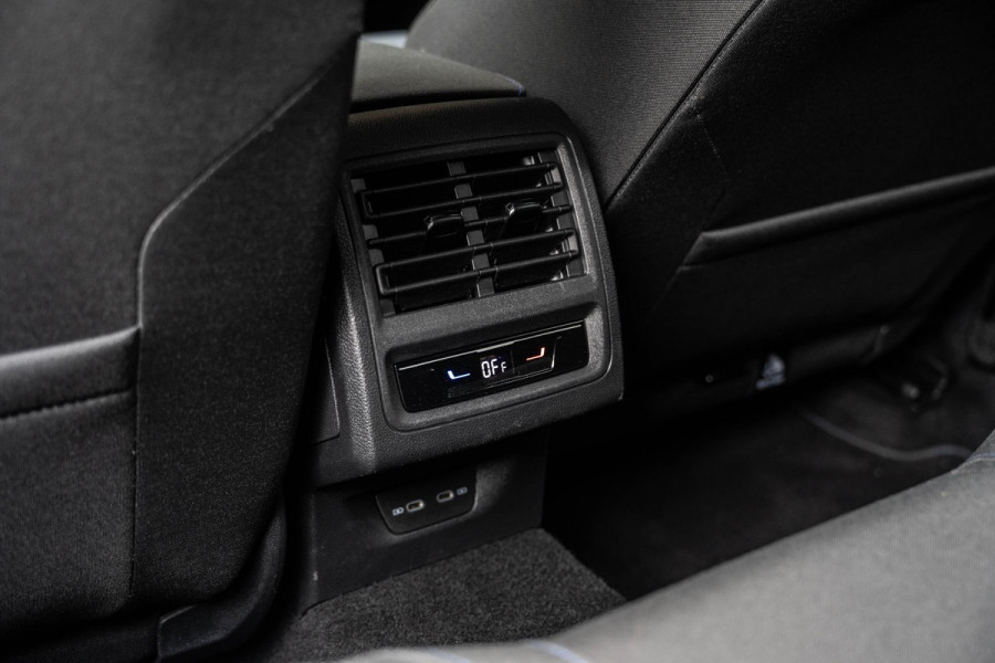 Volkswagen Golf 1.4 eHybrid GTE | Pano | IQ Light | Dodehoek