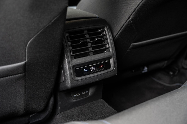 Volkswagen Golf 1.4 eHybrid GTE | Pano | IQ Light | Dodehoek