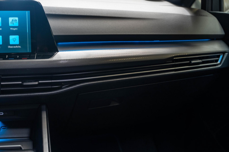 Volkswagen Golf 1.4 eHybrid GTE | Pano | IQ Light | Dodehoek