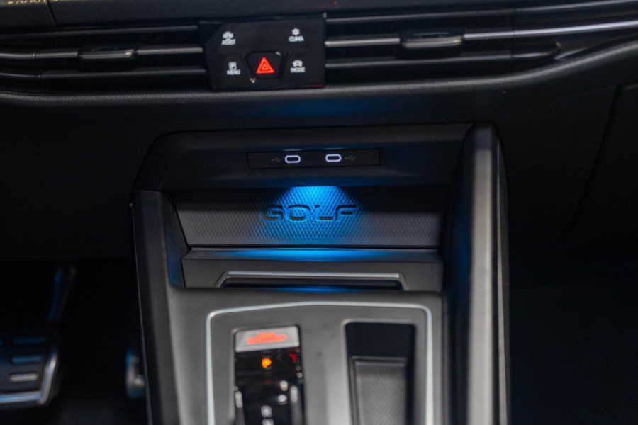 Volkswagen Golf 1.4 eHybrid GTE | Pano | IQ Light | Dodehoek