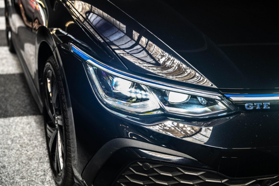 Volkswagen Golf 1.4 eHybrid GTE | Pano | IQ Light | Dodehoek