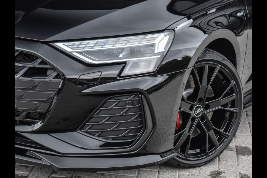 Audi A3 Sportback 45 TFSI e S EDITION COMPETITION | PANORAMADAK | S-SEATS | SONOS SOUND | CAMERA | BLACK-OPTIC | AMBIANCE INTERIEUR