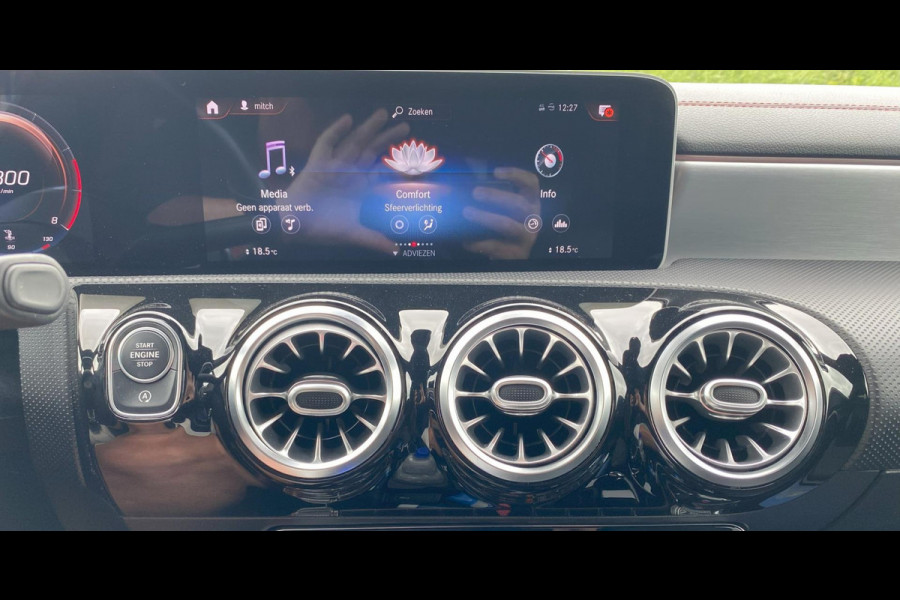 Mercedes-Benz CLA-Klasse Shooting Brake 200 Business Solution AMG/ 19"/ Ambient/ Cam/ Elec. trekhaak