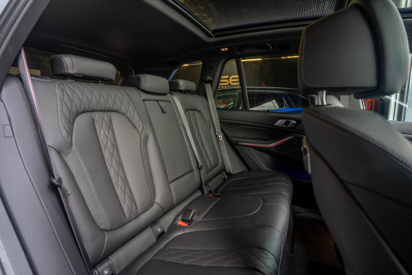 BMW X5 xDrive50e Hybrid M-Sport | Pano Skylounge | HUD | 360 | Brooklyn Grau