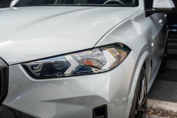 BMW X5 xDrive50e Hybrid M-Sport | Pano Skylounge | HUD | 360 | Brooklyn Grau