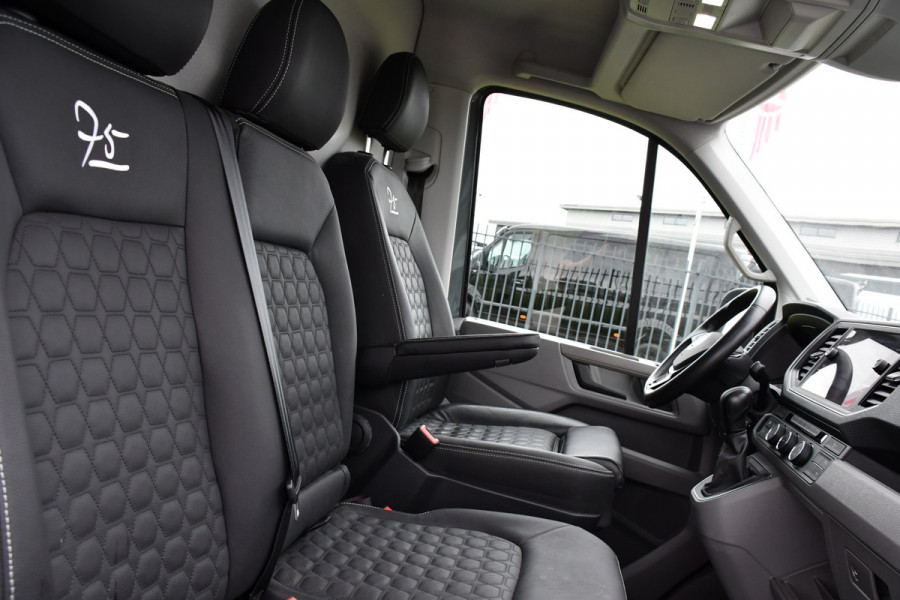 Volkswagen Crafter 35 2.0 TDI L3H2 75 Edition Adaptieve Cruise, Camera, Carplay, 177PK, Leder, LED,