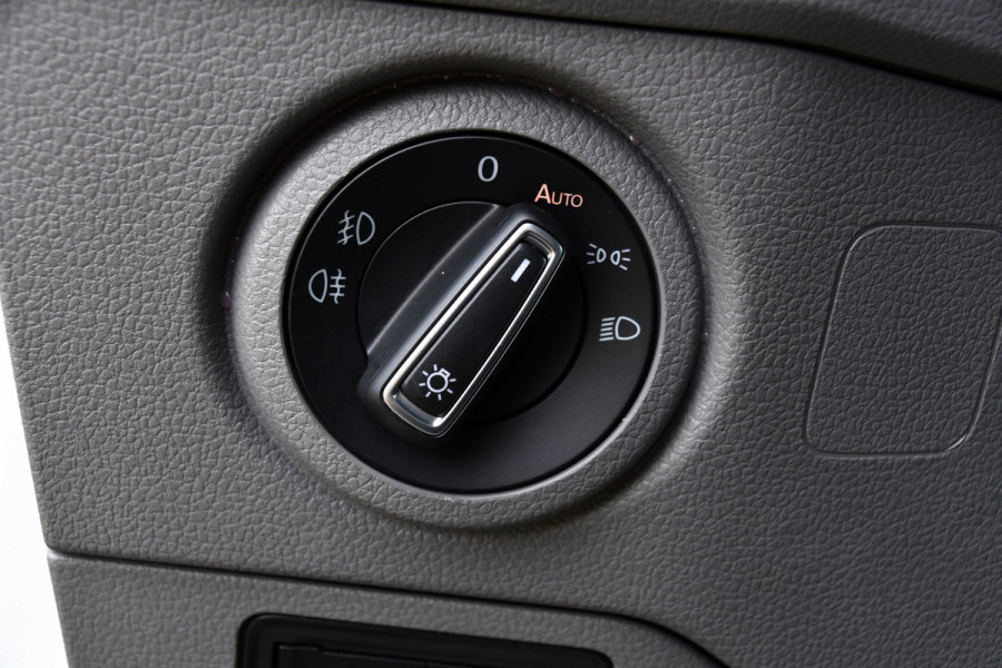 Volkswagen Crafter 35 2.0 TDI L3H2 75 Edition Adaptieve Cruise, Camera, Carplay, 177PK, Leder, LED,