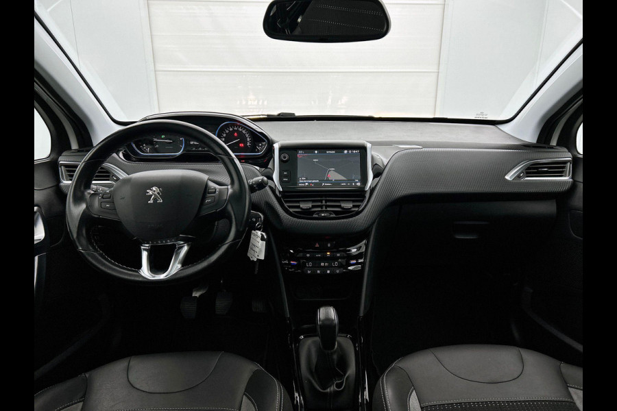 Peugeot 2008 1.2 110PK GT-line PANORAMADAK TREKHAAK NAVI