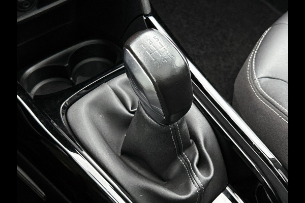 Peugeot 2008 1.2 110PK GT-line PANORAMADAK TREKHAAK NAVI