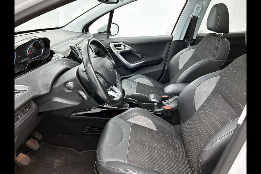 Peugeot 2008 1.2 110PK GT-line PANORAMADAK TREKHAAK NAVI