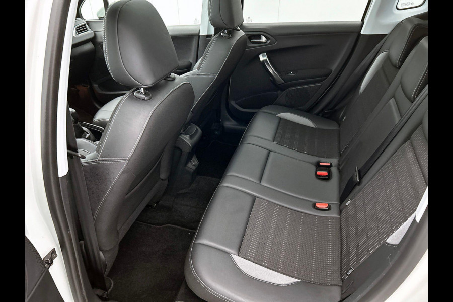 Peugeot 2008 1.2 110PK GT-line PANORAMADAK TREKHAAK NAVI