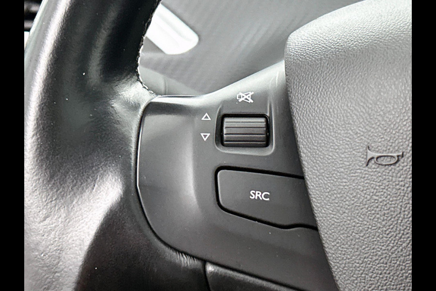 Peugeot 2008 1.2 110PK GT-line PANORAMADAK TREKHAAK NAVI