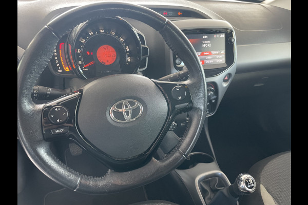 Toyota Aygo 1.0 VVT-i x-play Achteruitrijcamera - Airco - Cruise control - Bluetooth - Multifunctioneel stuurwiel