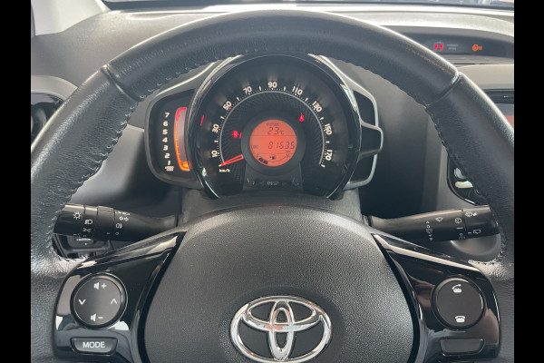 Toyota Aygo 1.0 VVT-i x-play Achteruitrijcamera - Airco - Cruise control - Bluetooth - Multifunctioneel stuurwiel