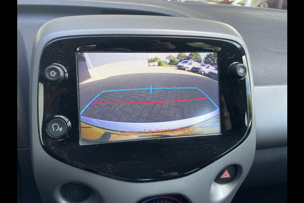 Toyota Aygo 1.0 VVT-i x-play Achteruitrijcamera - Airco - Cruise control - Bluetooth - Multifunctioneel stuurwiel