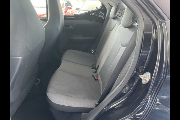 Toyota Aygo 1.0 VVT-i x-play Achteruitrijcamera - Airco - Cruise control - Bluetooth - Multifunctioneel stuurwiel