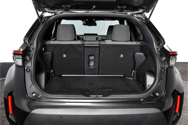 Toyota Yaris Cross 1.5 Hybrid 115 First Edition (Facelift) | Dig.Cockpit | Adapt.Cruise | Stoelverwarming | Camera | PDC | App.Connect | Auto.Airco | LM 17" | 9401