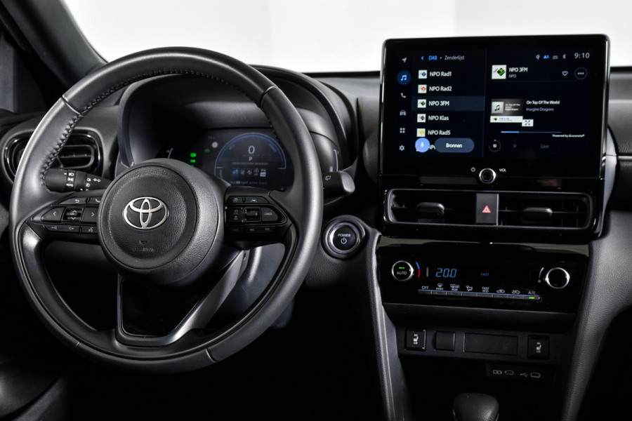 Toyota Yaris Cross 1.5 Hybrid 115 First Edition (Facelift) | Dig.Cockpit | Adapt.Cruise | Stoelverwarming | Camera | PDC | App.Connect | Auto.Airco | LM 17" | 9401