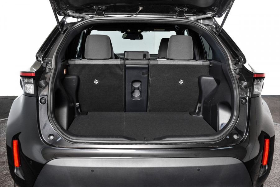Toyota Yaris Cross 1.5 Hybrid 115 First Edition (Facelift) | Dig.Cockpit | Adapt.Cruise | Stoelverwarming | Camera | PDC | App.Connect | Auto.Airco | LM 17" | 9401