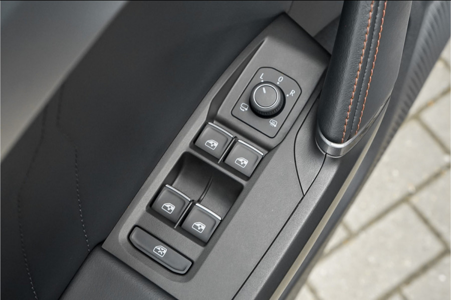 CUPRA Cupra Leon 2.0 TSI 301PK Pano Leder Beats CarPlay Camera