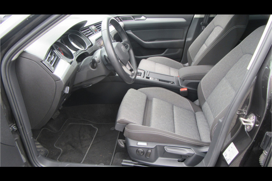Volkswagen Passat Variant 1.5 TSI 150PK DSG Comfort, Navi, El. Trekhaak, Carplay