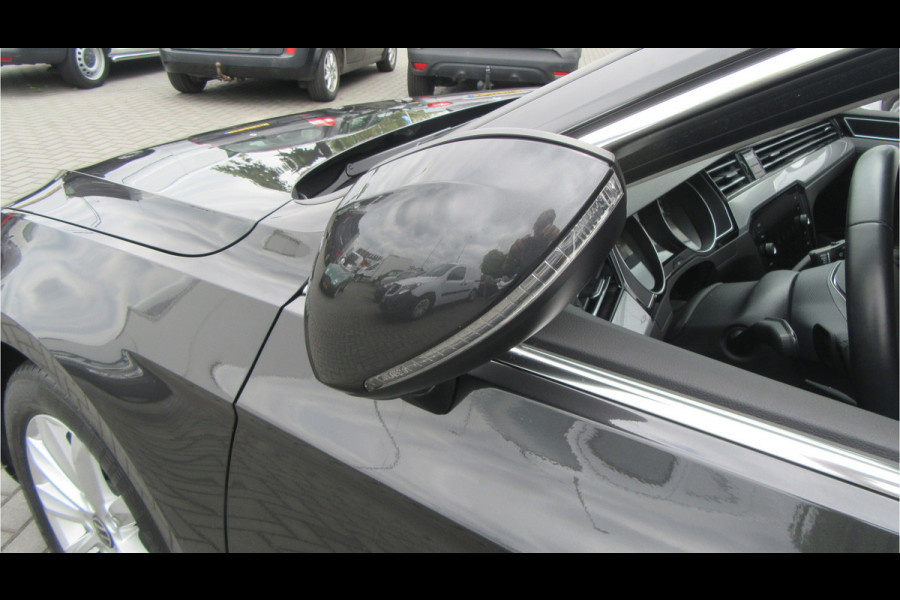 Volkswagen Passat Variant 1.5 TSI 150PK DSG Comfort, Navi, El. Trekhaak, Carplay