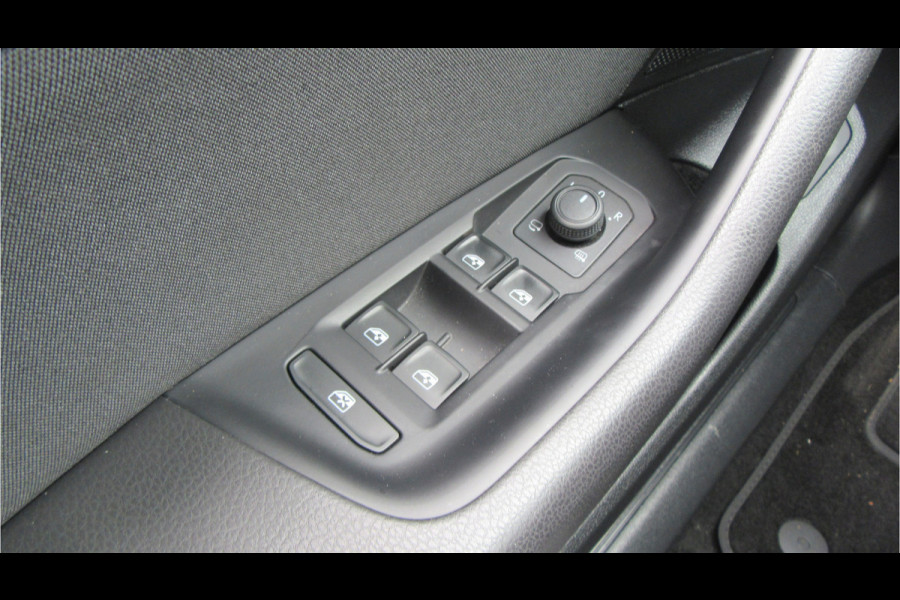 Volkswagen Passat Variant 1.5 TSI 150PK DSG Comfort, Navi, El. Trekhaak, Carplay
