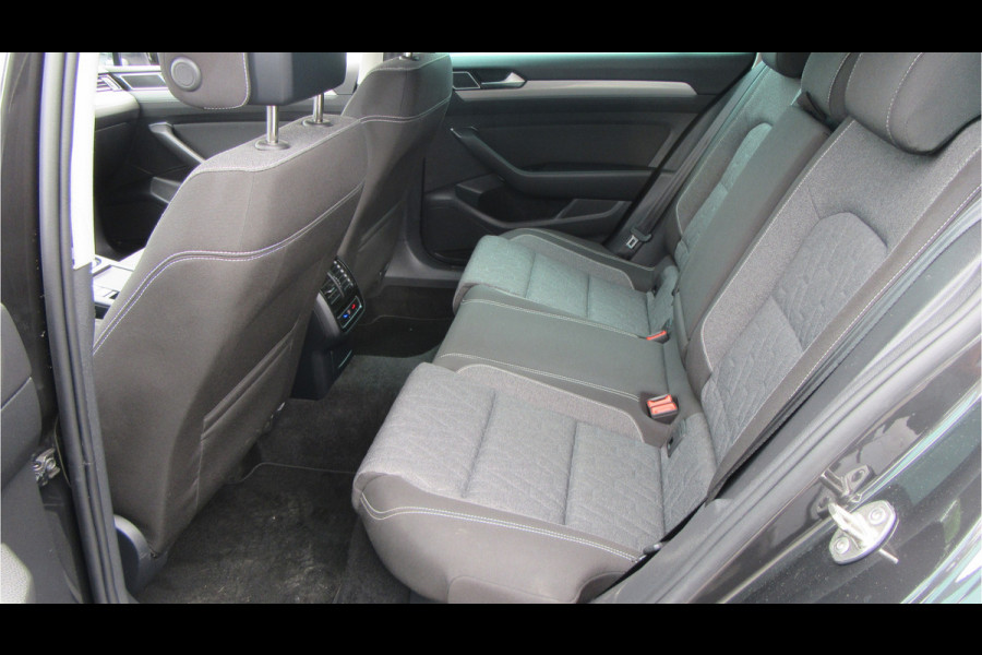 Volkswagen Passat Variant 1.5 TSI 150PK DSG Comfort, Navi, El. Trekhaak, Carplay