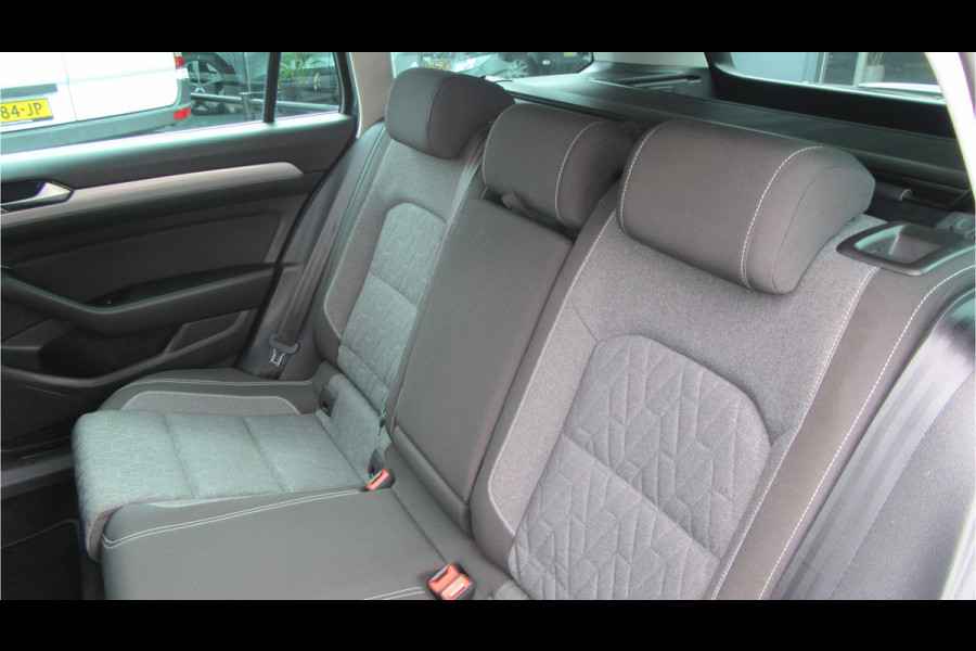 Volkswagen Passat Variant 1.5 TSI 150PK DSG Comfort, Navi, El. Trekhaak, Carplay