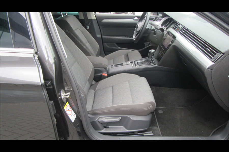 Volkswagen Passat Variant 1.5 TSI 150PK DSG Comfort, Navi, El. Trekhaak, Carplay