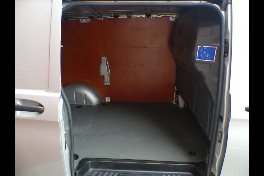 Mercedes-Benz Vito 111 CDI Lang Airco/Trekhaak/SIde bars
