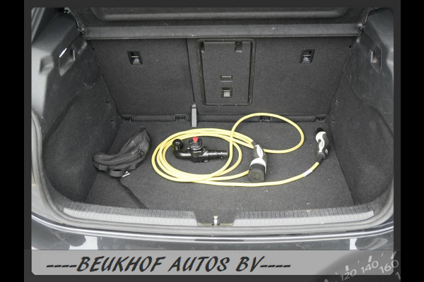 Volkswagen ID.3 First Plus 58 kWh Soh 92.6% Carplay Navi Cam