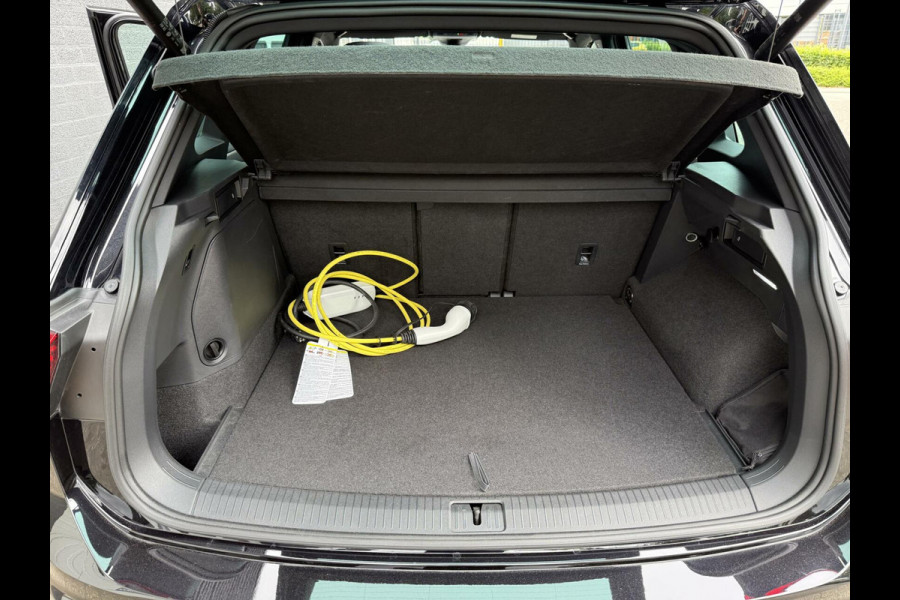 Volkswagen Tiguan 1.4 TSI eHybrid R-Line PANORAMADAK +TREKHAAK