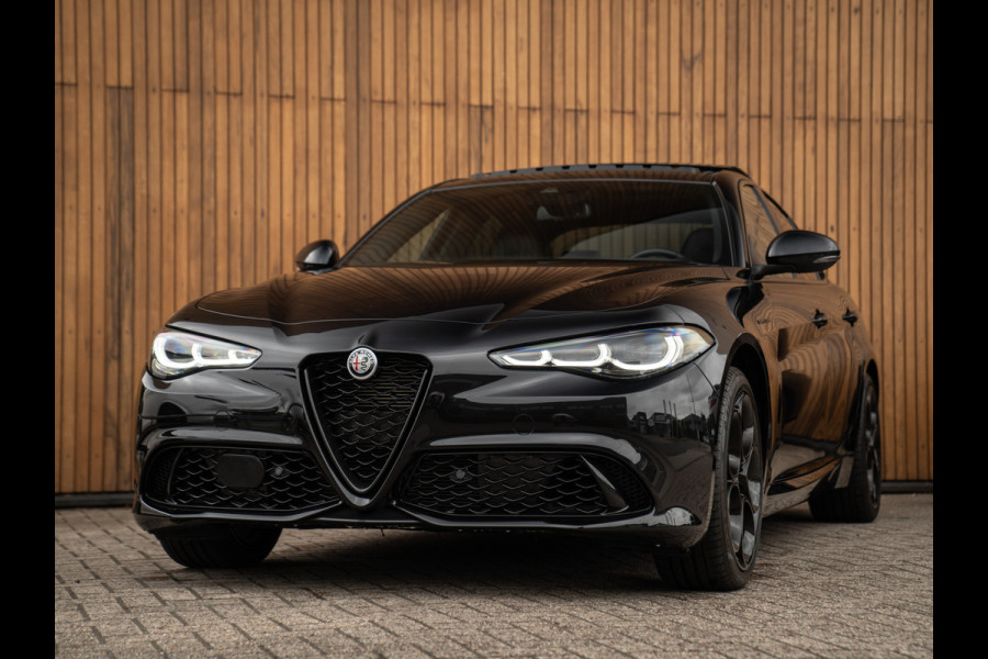 Alfa Romeo Giulia 2.0T 280pk GME AWD Competizione Q4 MY24 | Full option! | Pano-dak | Harman/Kardon | Adapt. cruise | CarPlay