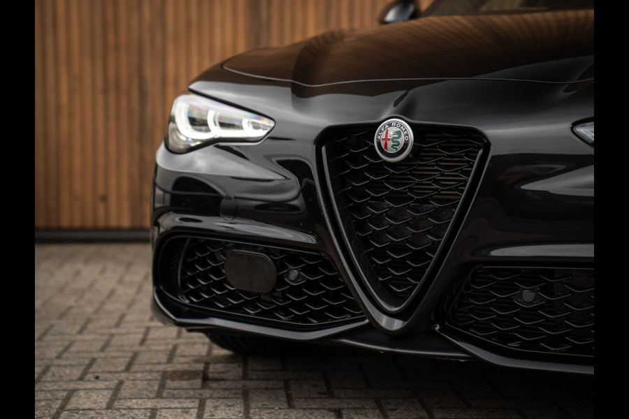 Alfa Romeo Giulia 2.0T 280pk GME AWD Competizione Q4 MY24 | Full option! | Pano-dak | Harman/Kardon | Adapt. cruise | CarPlay