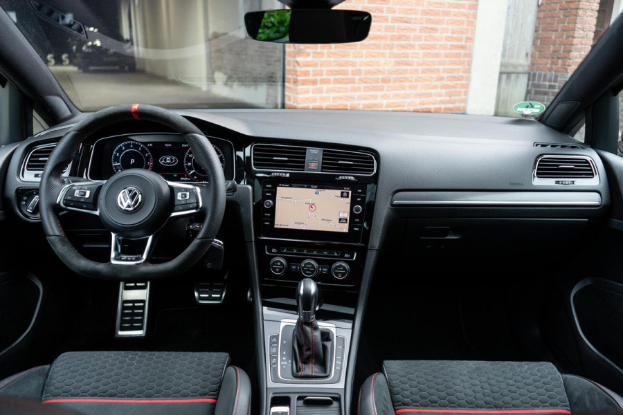 Volkswagen Golf 2.0 TSI GTI Performance Pano / ACC / Camera