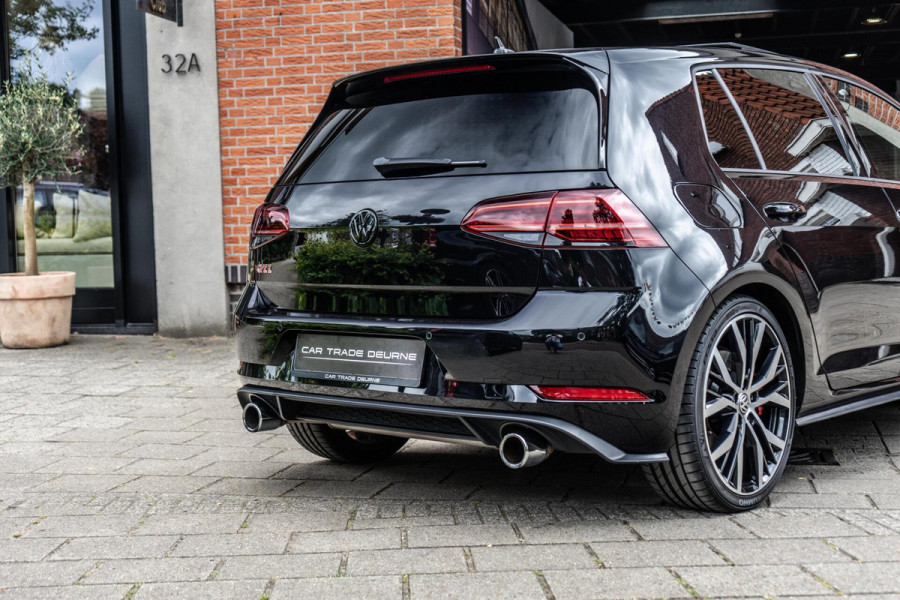 Volkswagen Golf 2.0 TSI GTI Performance Pano / ACC / Camera