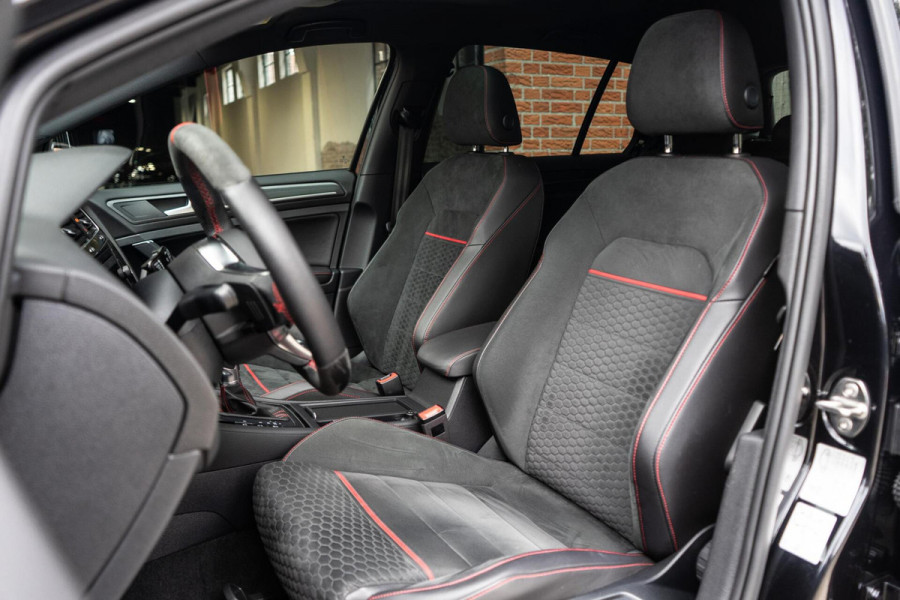 Volkswagen Golf 2.0 TSI GTI Performance Pano / ACC / Camera