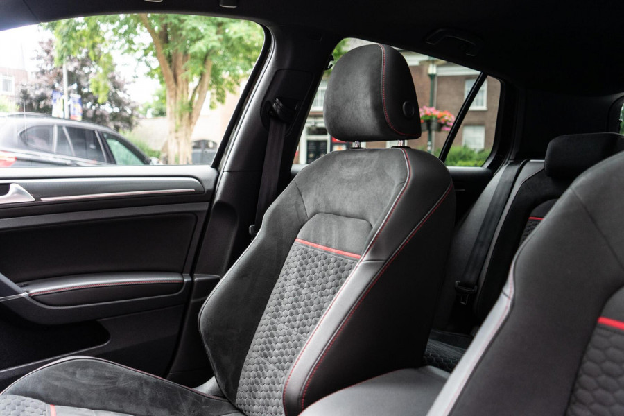 Volkswagen Golf 2.0 TSI GTI Performance Pano / ACC / Camera