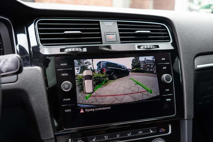 Volkswagen Golf 2.0 TSI GTI Performance Pano / ACC / Camera
