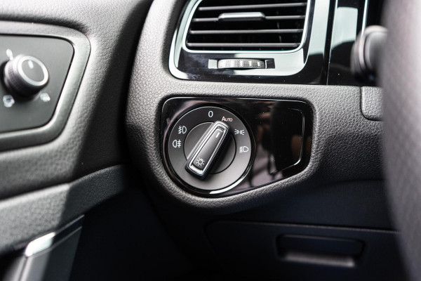 Volkswagen Golf 2.0 TSI GTI Performance Pano / ACC / Camera