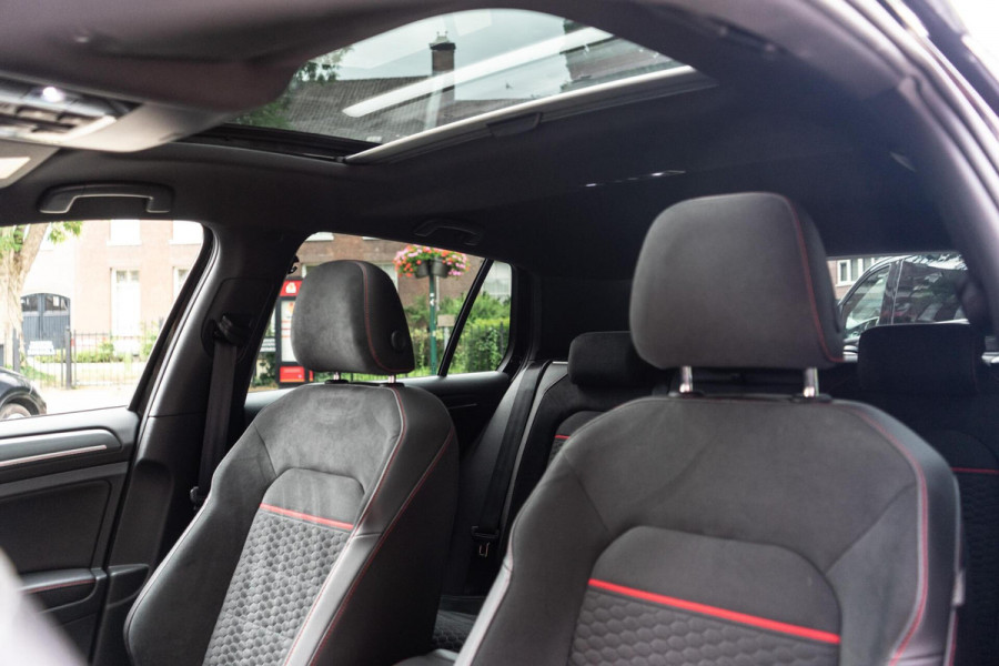 Volkswagen Golf 2.0 TSI GTI Performance Pano / ACC / Camera