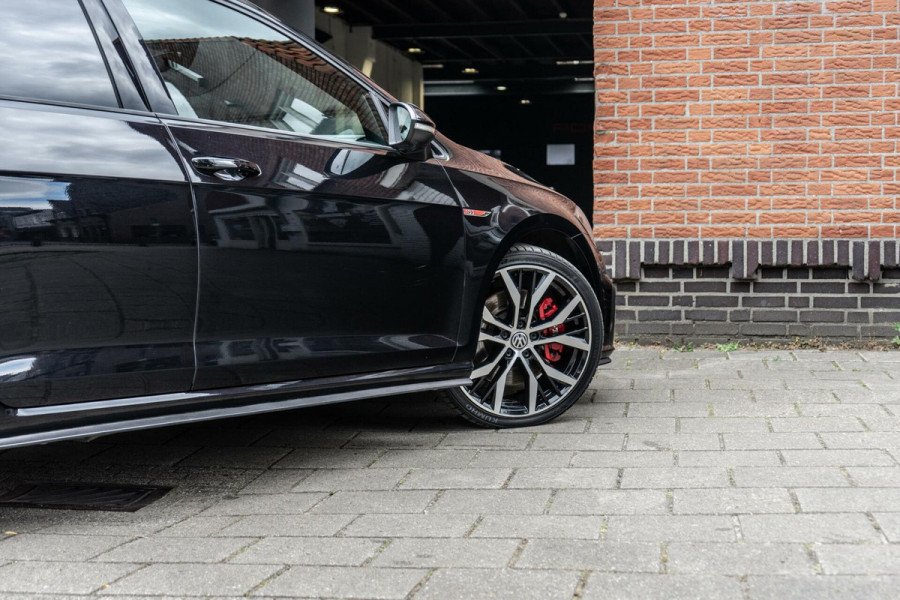 Volkswagen Golf 2.0 TSI GTI Performance Pano / ACC / Camera