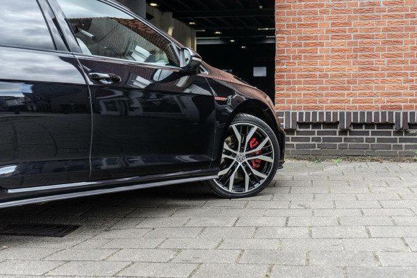 Volkswagen Golf 2.0 TSI GTI Performance Pano / ACC / Camera