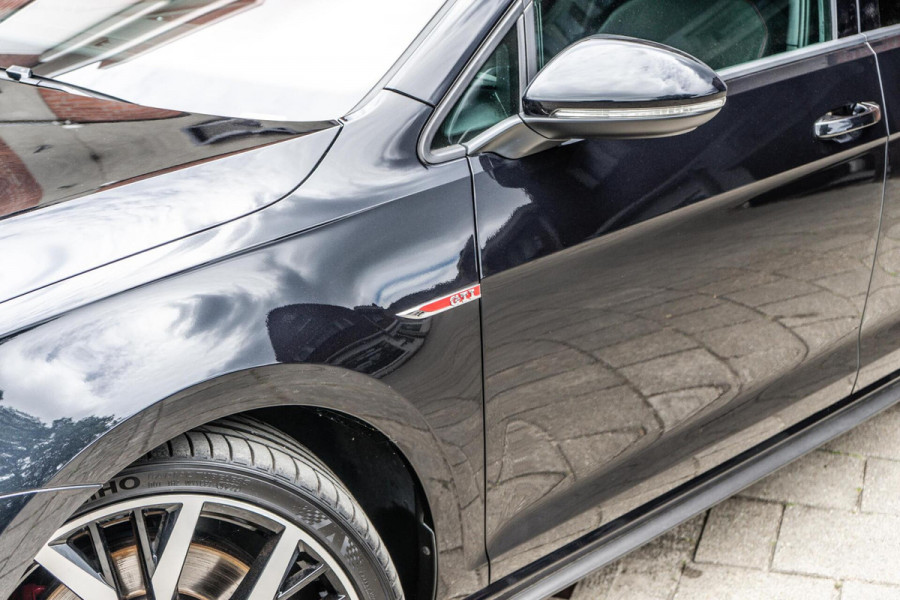 Volkswagen Golf 2.0 TSI GTI Performance Pano / ACC / Camera
